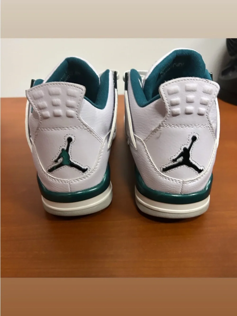 Jordan 4 Men’s US 10 Oxadized Green Basketball Sneakers - Classic Retro Style - Picture 5 of 5